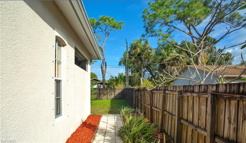 NAPLES VILLAS - Residential Lease