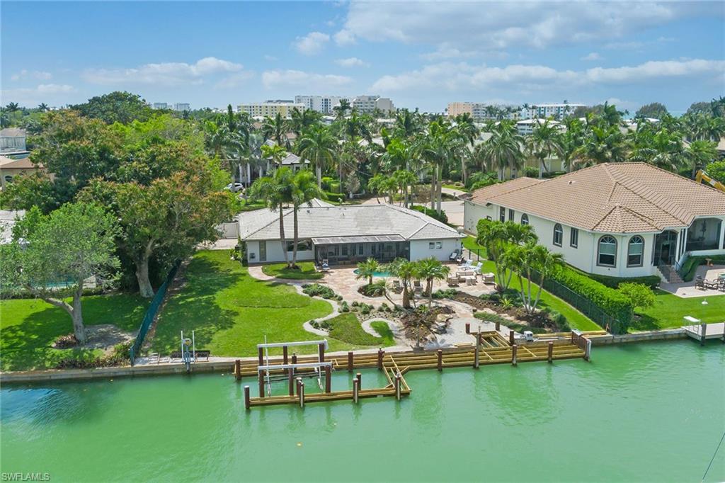 MOORINGS - Residential