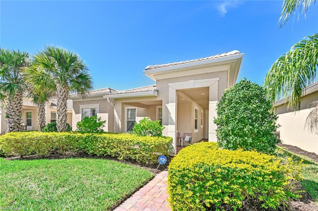 LOCATED IN AN OUTSTANDING COMMUNITY, THIS KENDALL HOME OFFERS 3 BED, 2 BATH WITH 2 CAR GARAGE. TILE THROUGHOUT, EAT IN KITCHEN, GRANITE COUNTERTOPS, UPGRADED MASTER BATH AND MUCH MORE...
AMENITIES INCLUDE BASKETBALL COURT, TENNIS COURT, BOCCE COURT, RAQUETBALL COURT, CLUBHOUSE, BEAUTY SALON, POOL, SPA, EXERCISE ROOM .... WHAT ARE YOU WAITING FOR ?