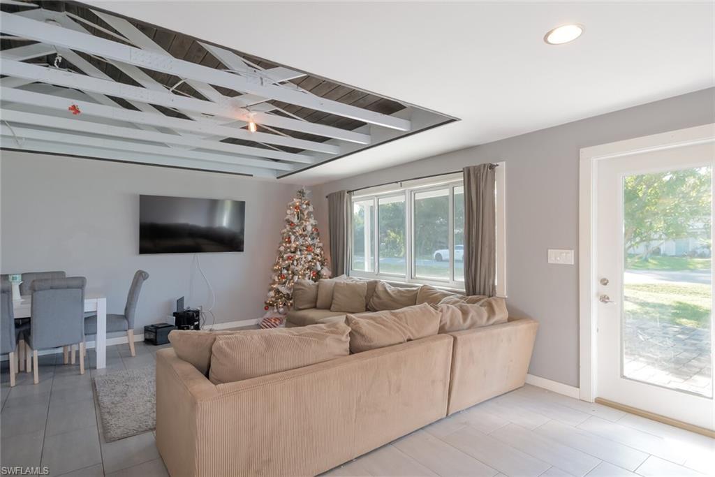 COCONUT GROVE - Residential