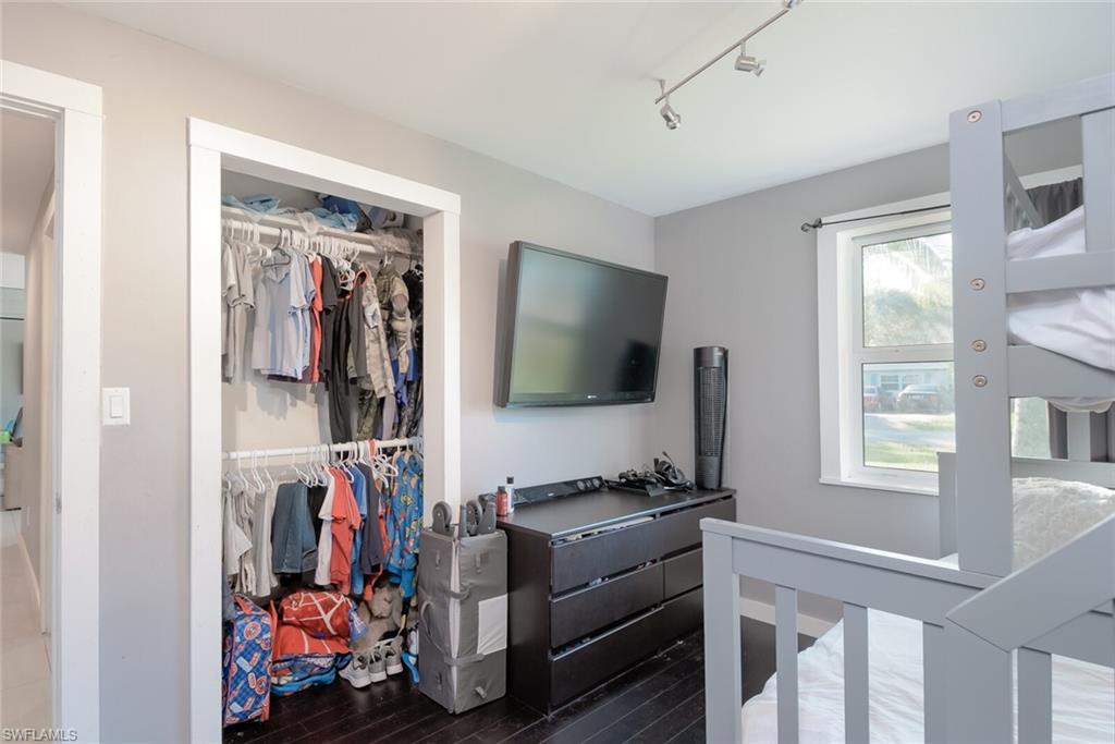 COCONUT GROVE - Residential