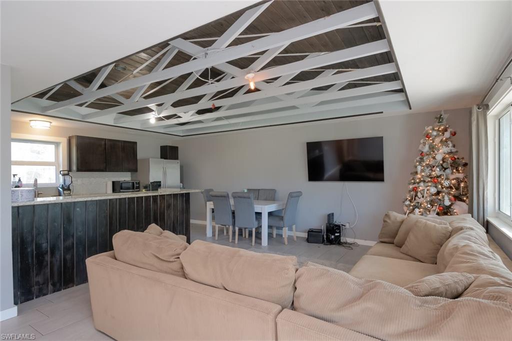 COCONUT GROVE - Residential