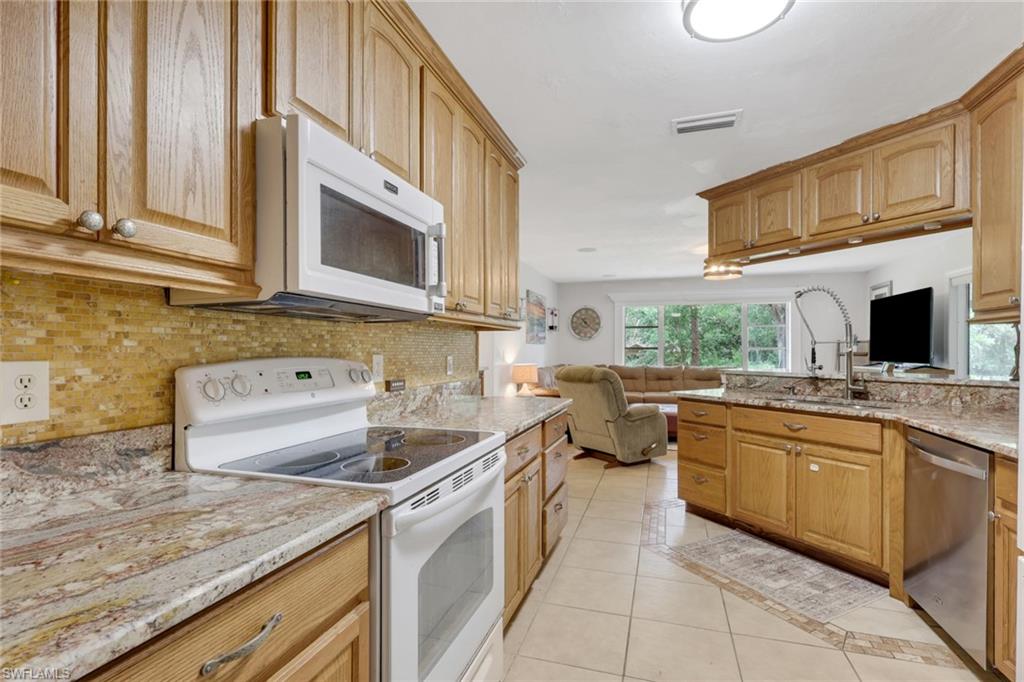 GOLDEN GATE ESTATES - Residential