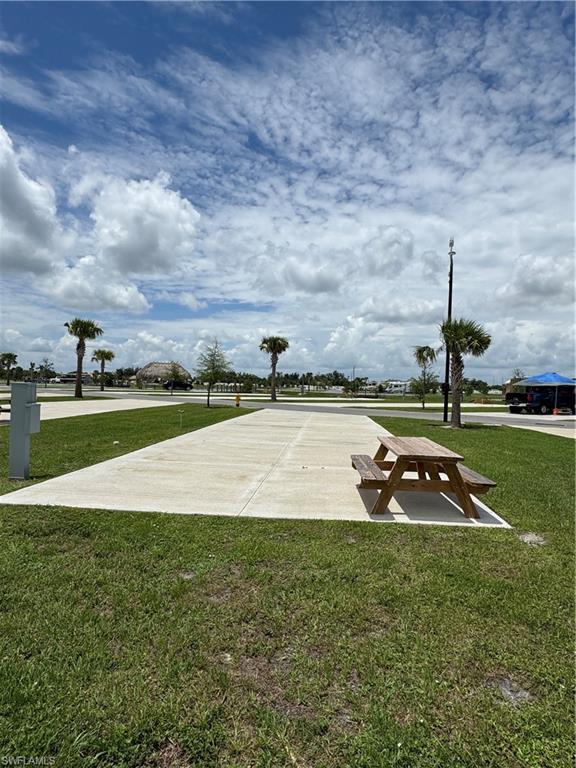 PALM BREEZE - Land