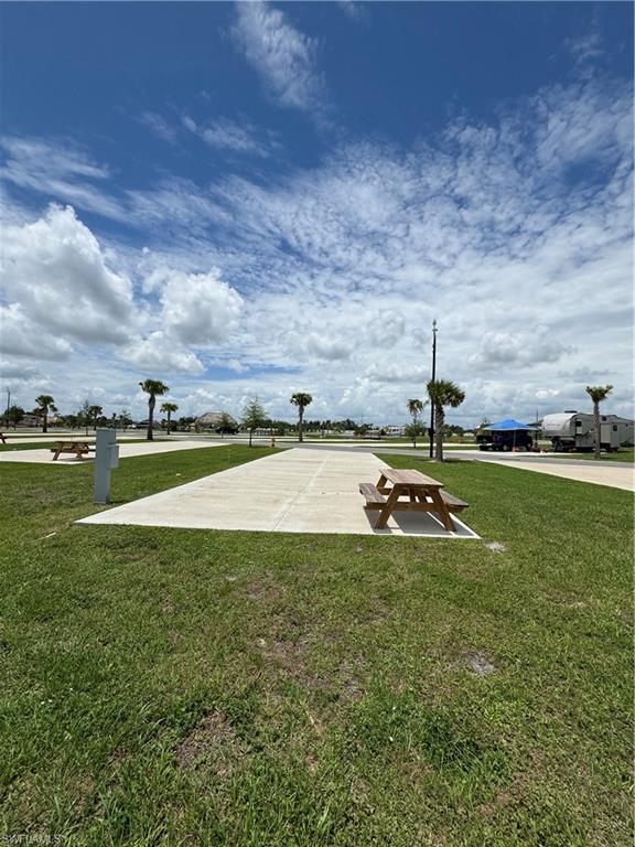 PALM BREEZE - Land
