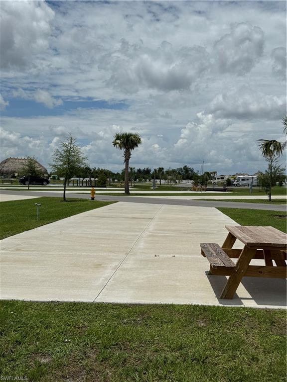 PALM BREEZE - Land