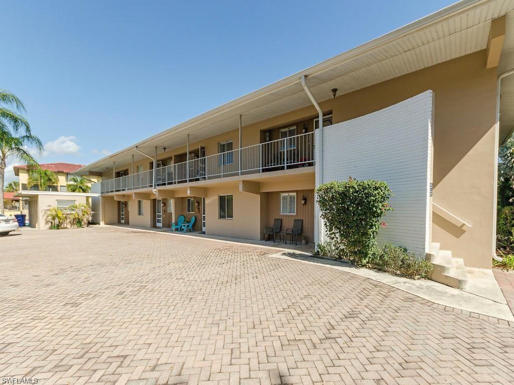 CHESAPEAKE MANOR - Residential