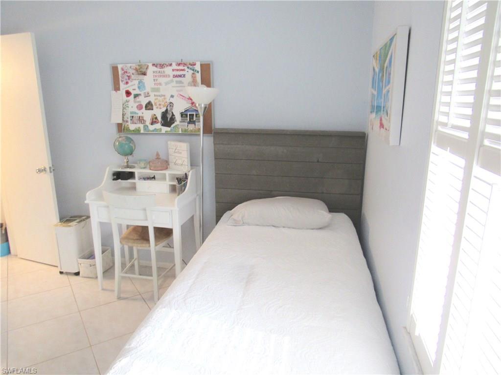 CHESAPEAKE MANOR - Residential
