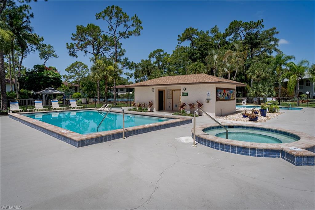 COURTYARD AT KINGS LAKE - Residential
