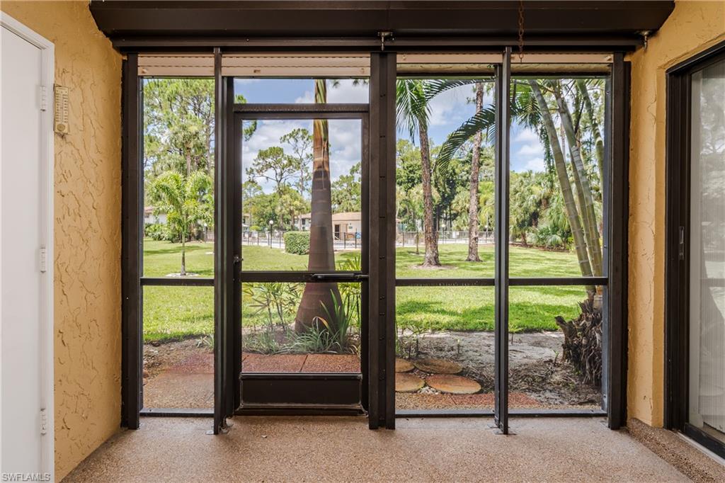 COURTYARD AT KINGS LAKE - Residential