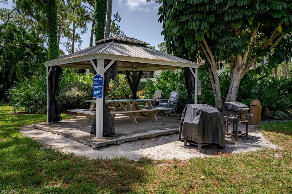 COURTYARD AT KINGS LAKE - Residential