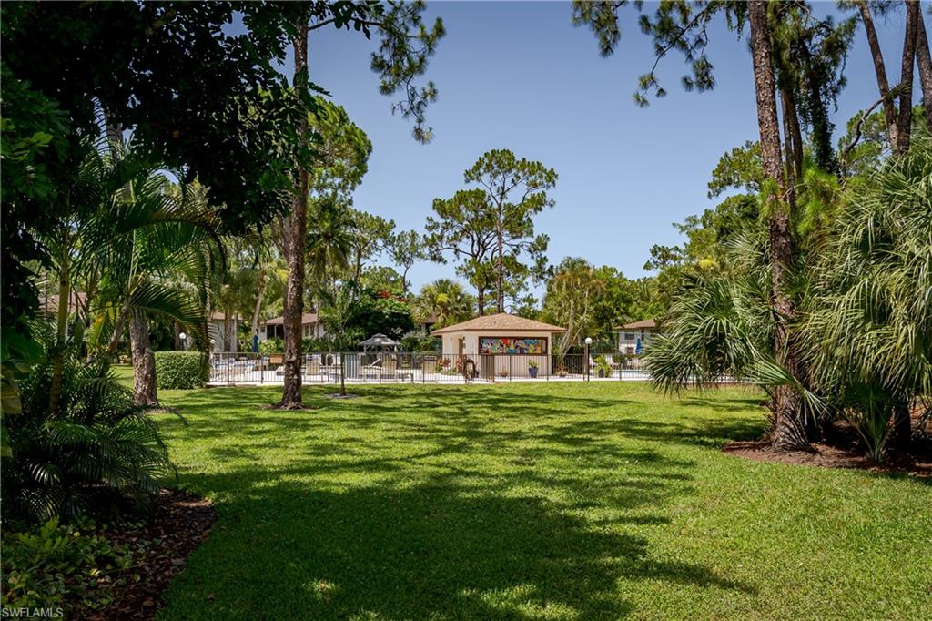 COURTYARD AT KINGS LAKE - Residential