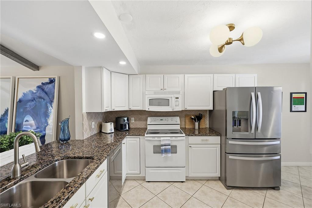 WINDWOOD - Residential Lease