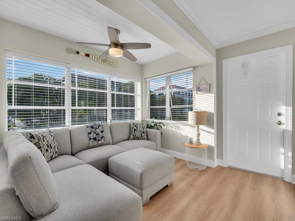 MARINA MANOR - Residential