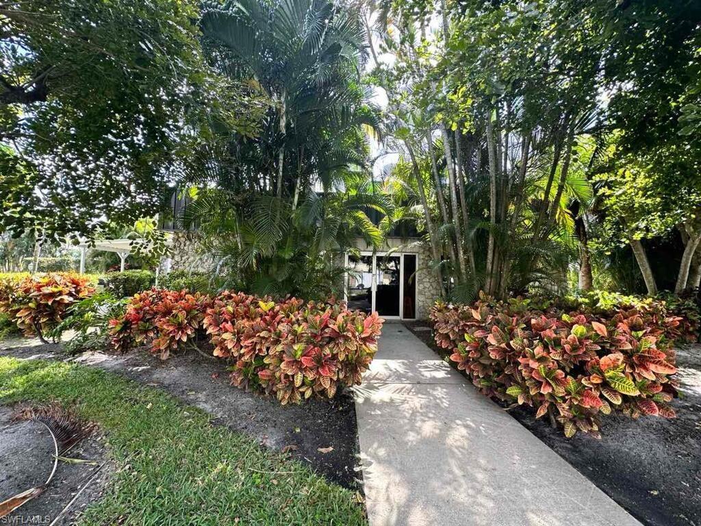 MARINA MANOR - Residential