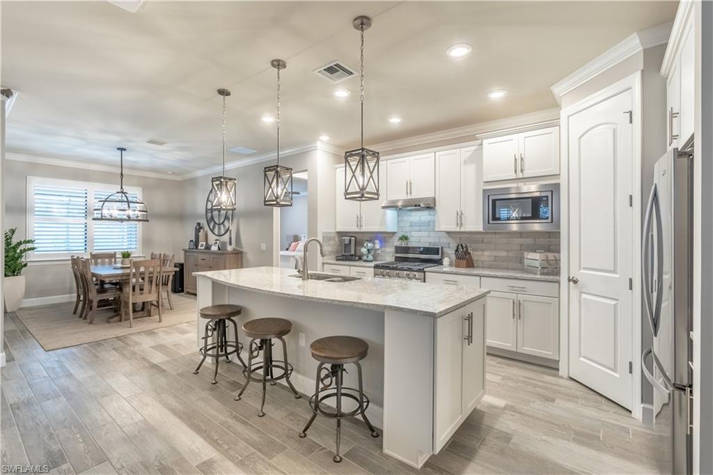 WINDING CYPRESS - Residential