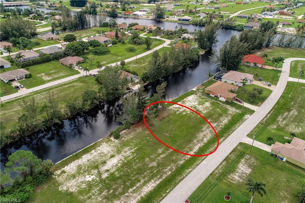 CAPE CORAL - Land