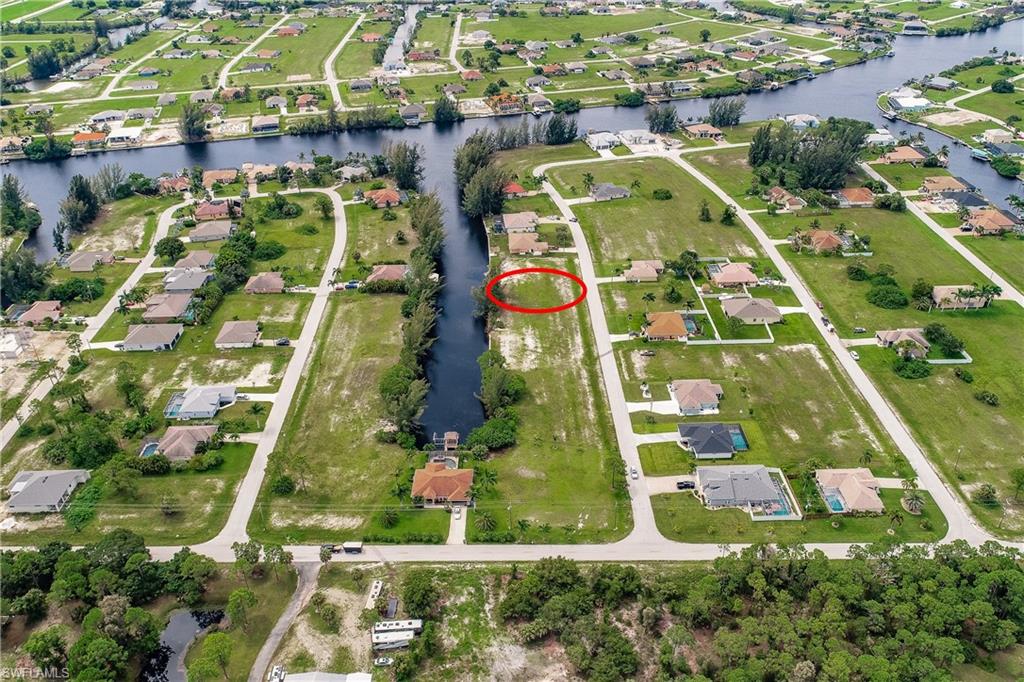 CAPE CORAL - Land