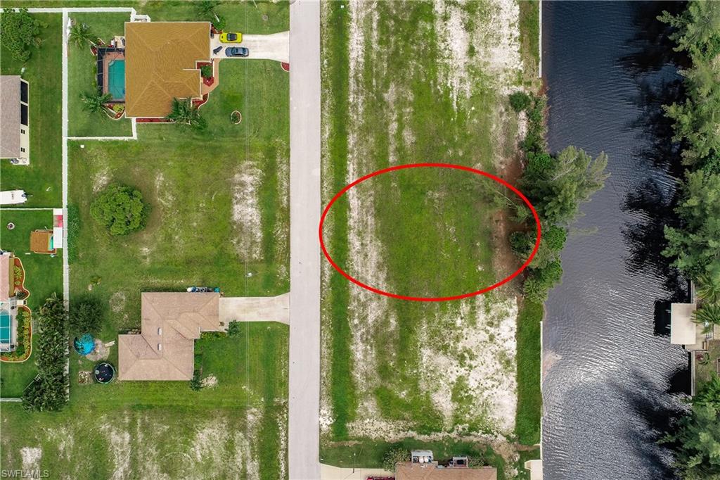 CAPE CORAL - Land