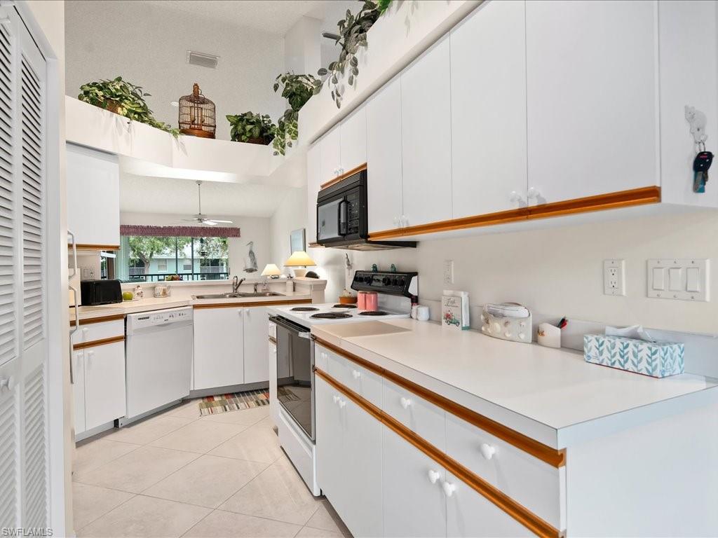 PIPERS POINTE - Residential