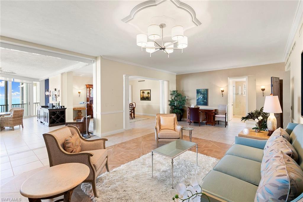 ROYAL MARCO POINT - Residential