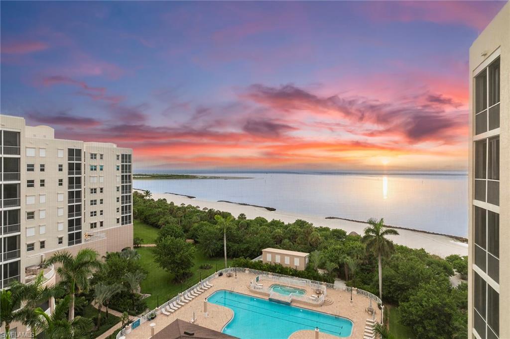 ROYAL MARCO POINT - Residential