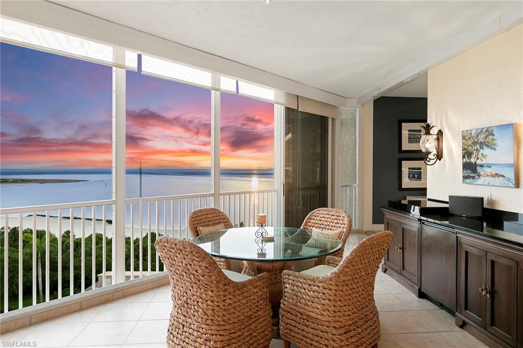 ROYAL MARCO POINT - Residential
