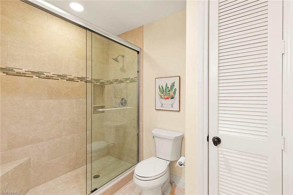 ROYAL MARCO POINT - Residential