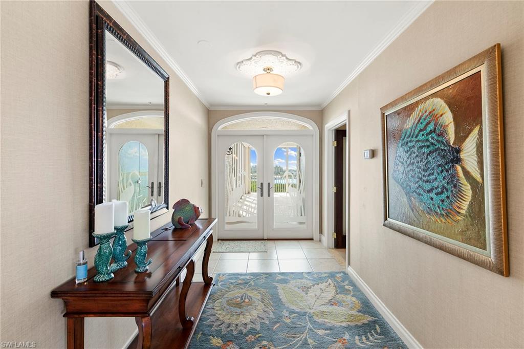 ROYAL MARCO POINT - Residential