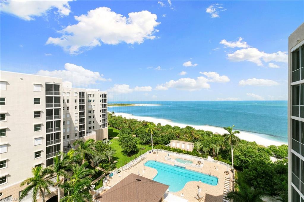 ROYAL MARCO POINT - Residential