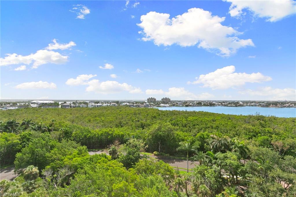 ROYAL MARCO POINT - Residential