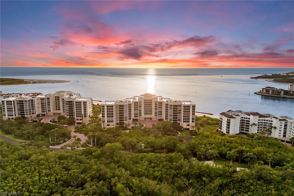ROYAL MARCO POINT - Residential