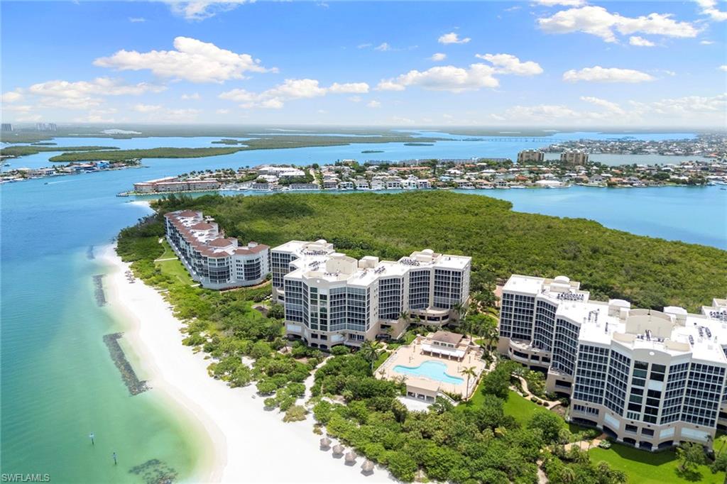ROYAL MARCO POINT - Residential
