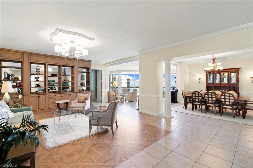 ROYAL MARCO POINT - Residential