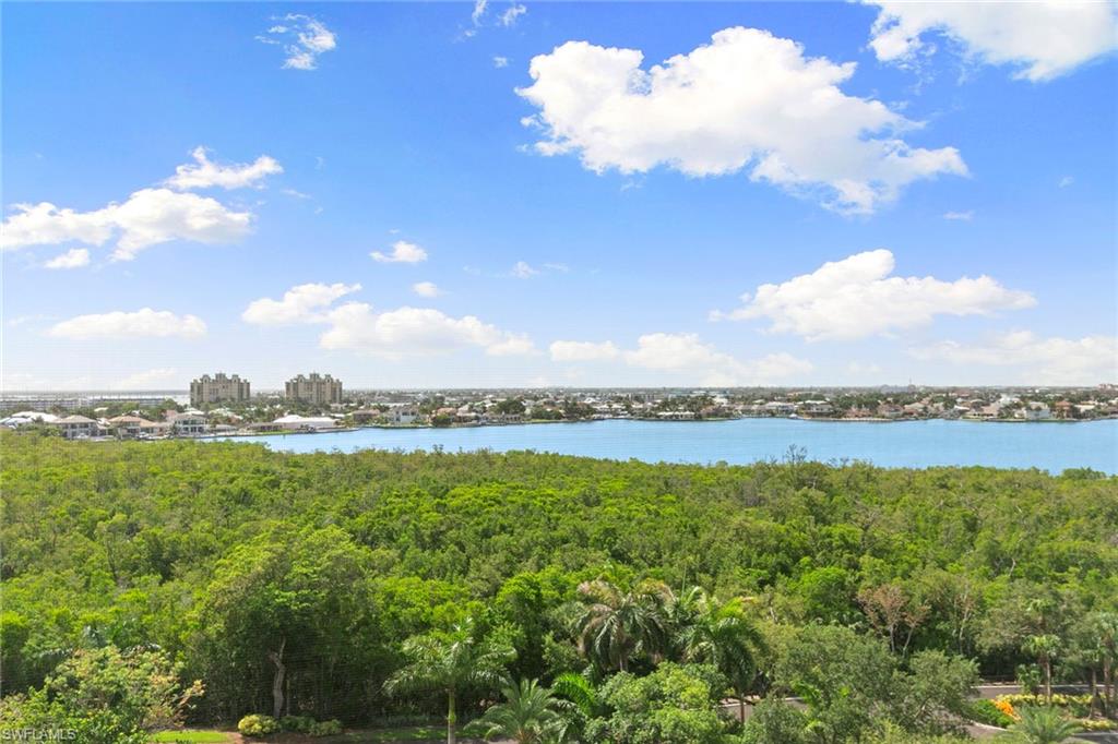 ROYAL MARCO POINT - Residential