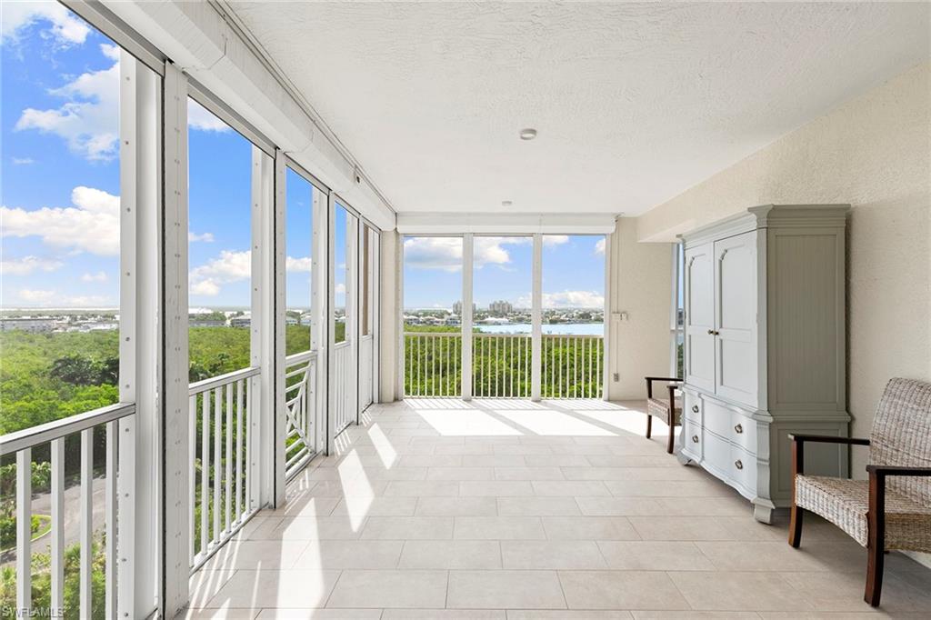 ROYAL MARCO POINT - Residential