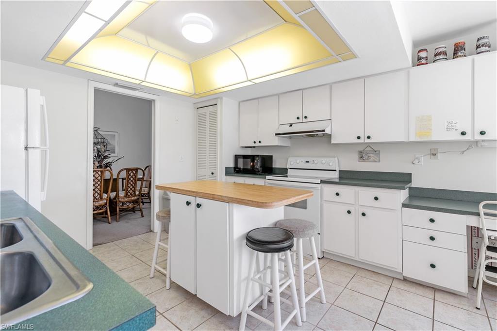 SABAL SPRINGS GOLF AND RACQUET CLUB - Residential