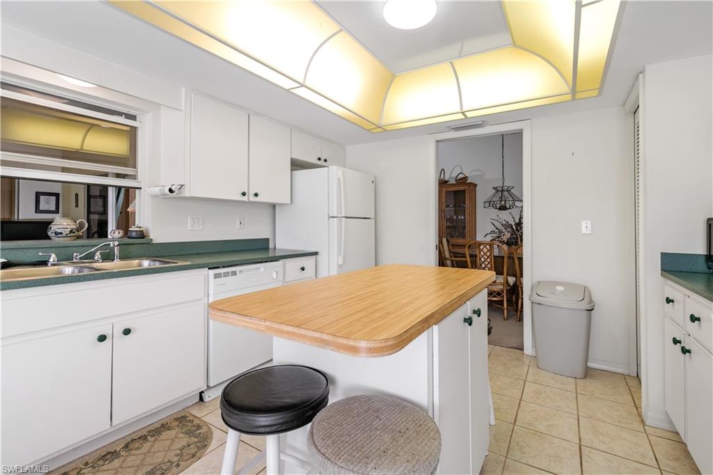 SABAL SPRINGS GOLF AND RACQUET CLUB - Residential
