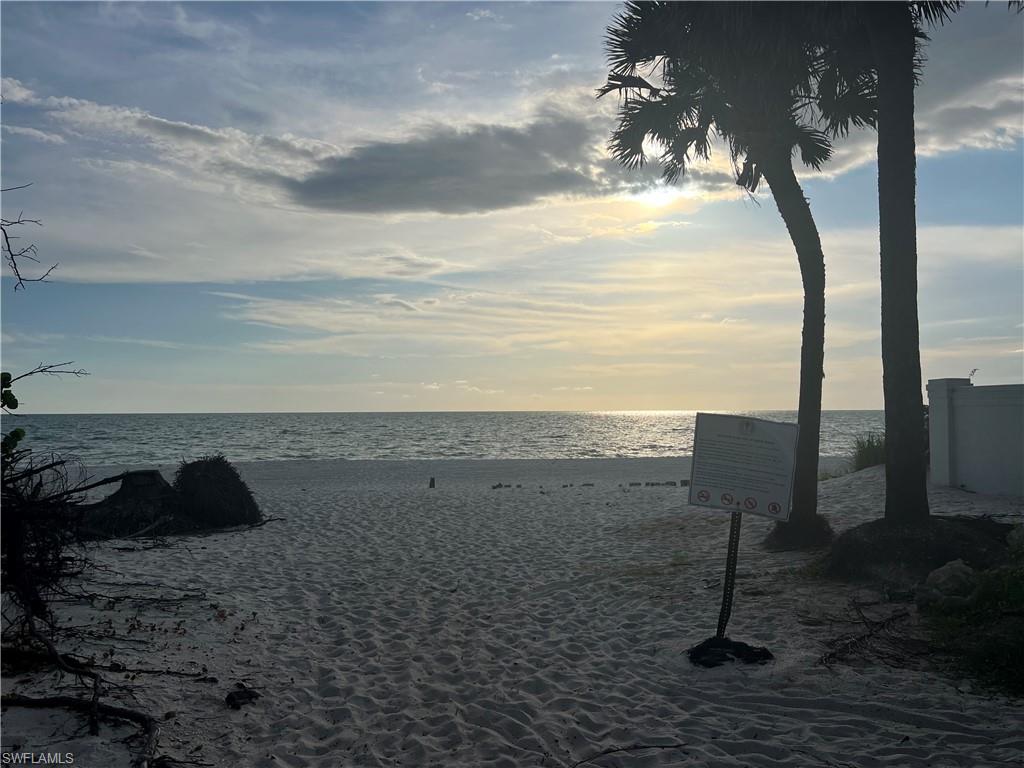 OLDE NAPLES - Land