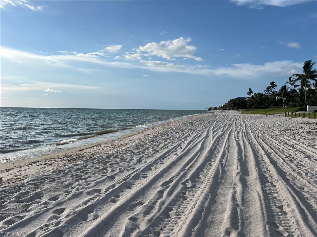 OLDE NAPLES - Land