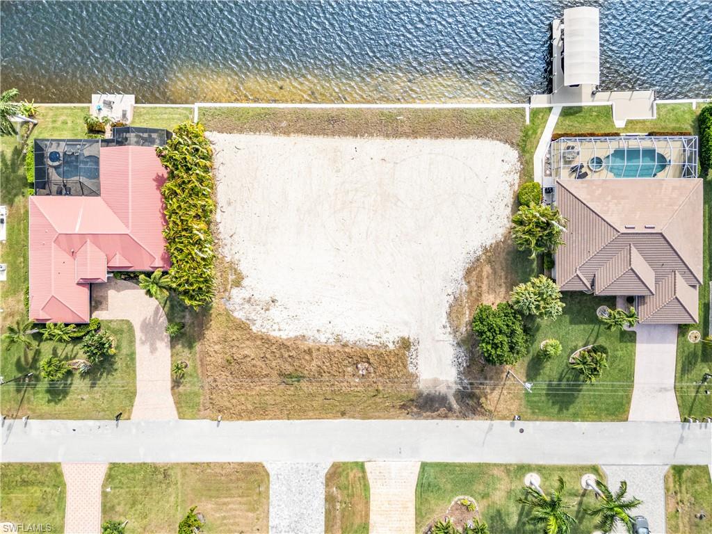 CAPE CORAL - Land