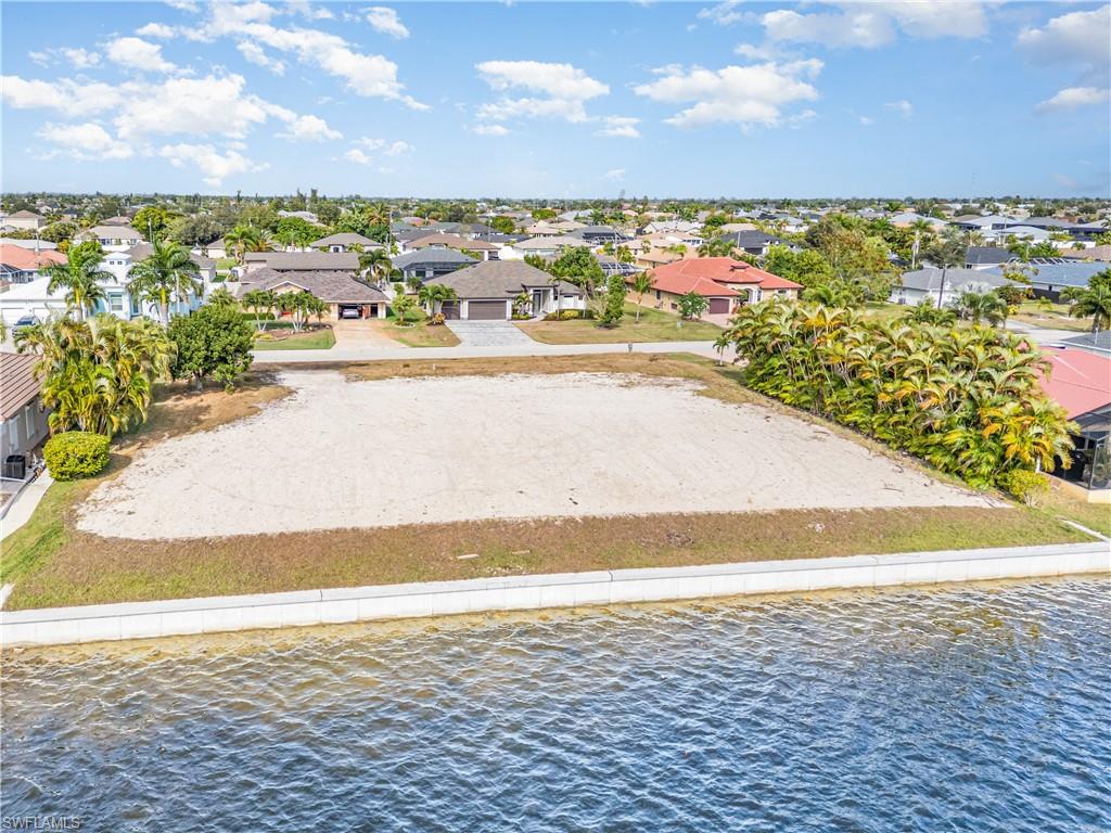 CAPE CORAL - Land