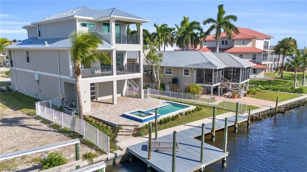 ISLAND SHORES - Residential