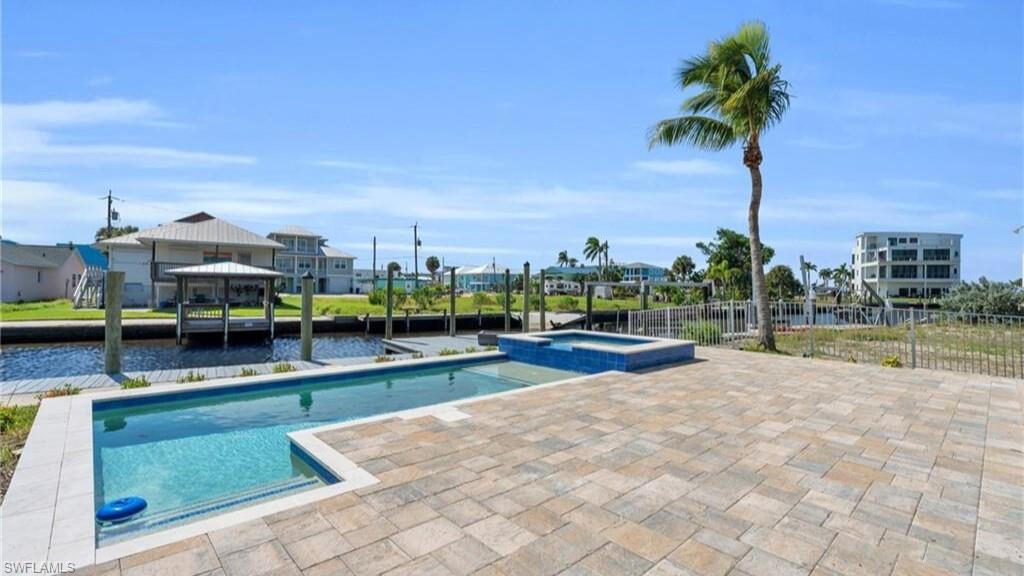 ISLAND SHORES - Residential