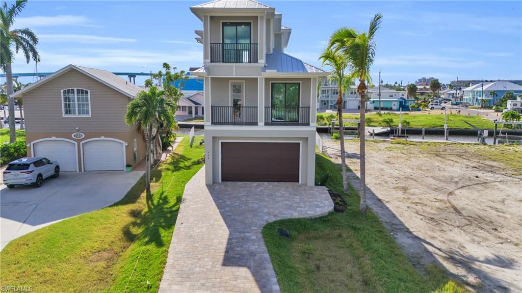 ISLAND SHORES - Residential