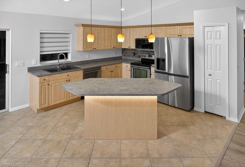 FOREST MERE - Residential Lease