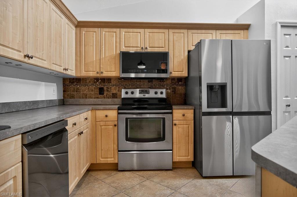 FOREST MERE - Residential Lease