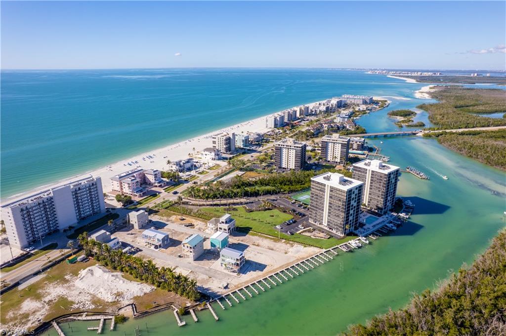 BONITA BEACH - Land
