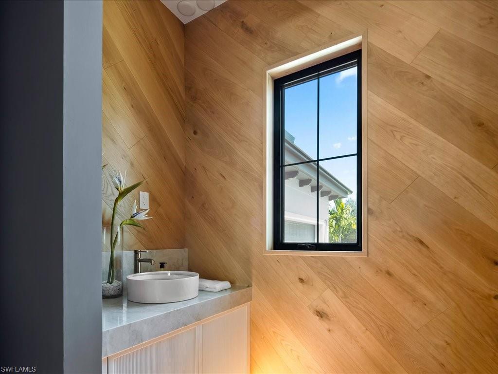 LIVINGSTON WOODS - Residential