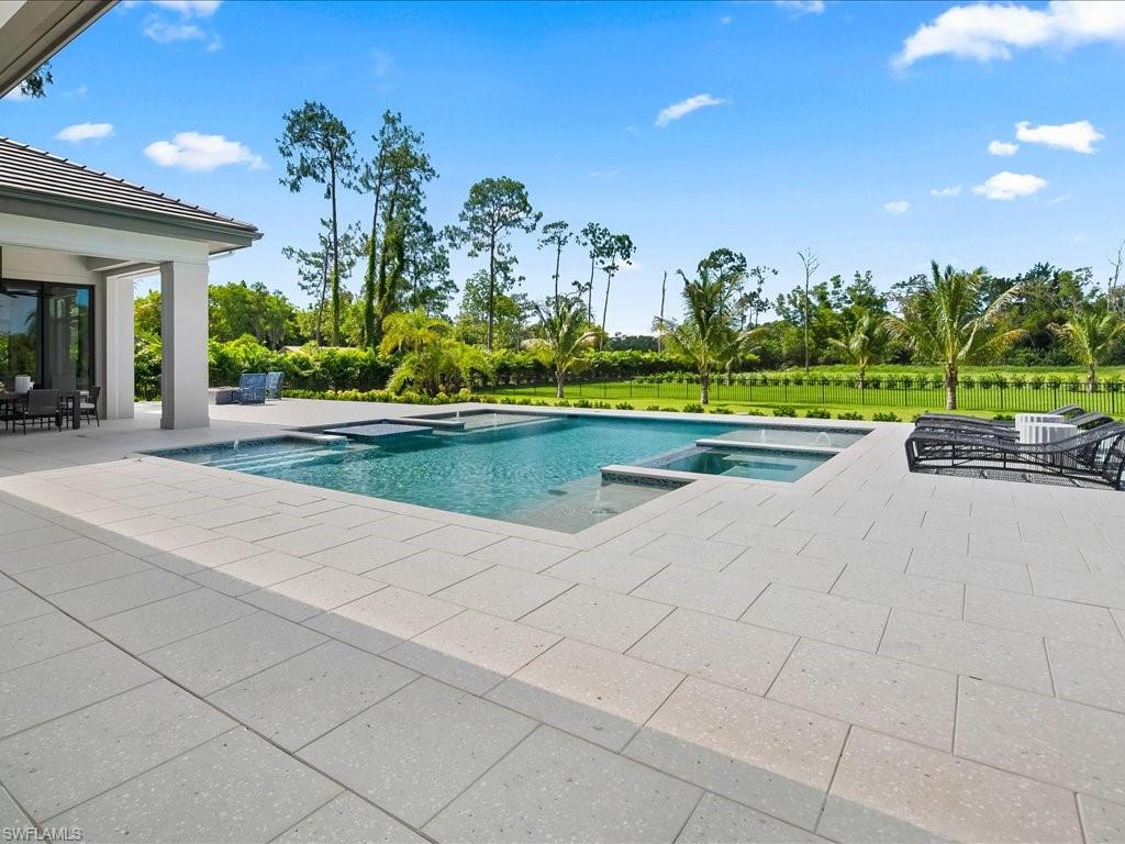 LIVINGSTON WOODS - Residential